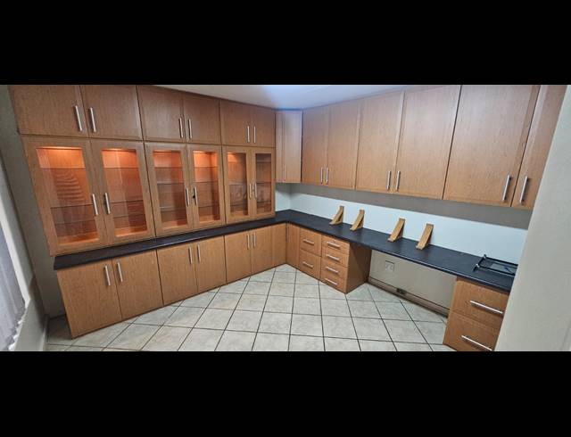 3 BEDROOM FREESTANDING FOR SALE IN PROTEA PARK